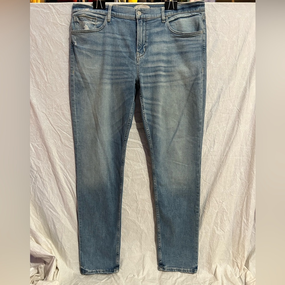 Hudson Jeans
Men’s size 40
Slim fit
